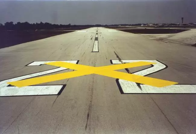Runway Closure Marker